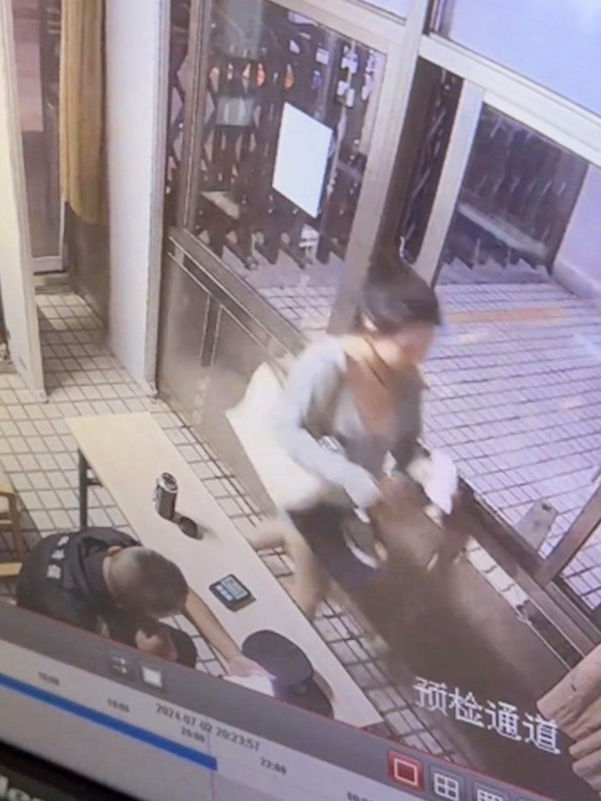 男子扮女装尾随女子事件，深夜奇闻背后的神秘小巷揭秘