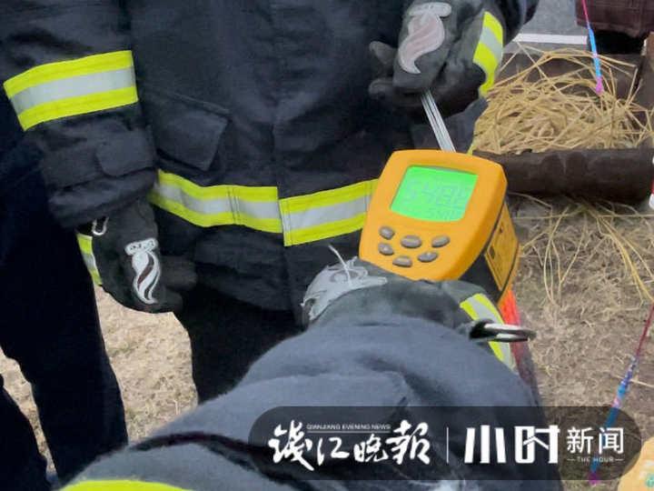 农户与烟火盛宴，玉米地里的加特林烟花与巷子深处的独特烟火故事