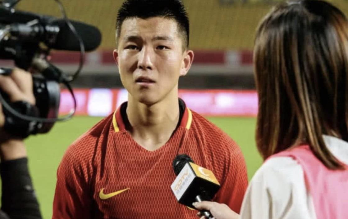 国足与印尼首发名单揭晓，自然美景下的足球心灵之旅对决