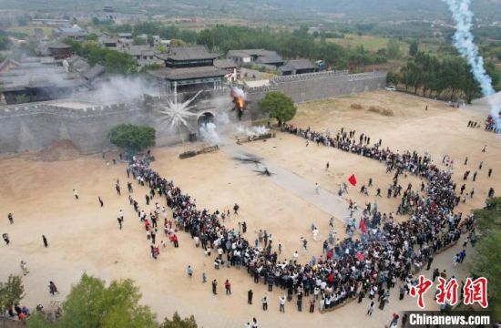 跟着团长打县城爆火现象揭秘，旅游新模式下的探索与挑战与景区回应