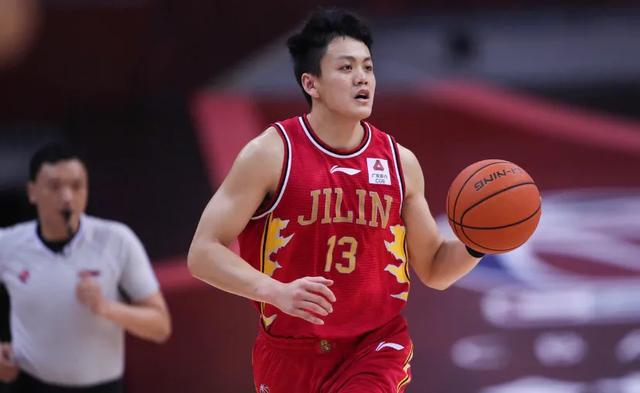 青岛男篮大胜广州男篮，深度分析与观点阐述