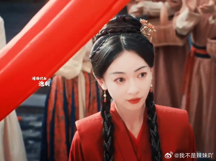 刘学义吴谨言新剧角色深度解读，疯狂与倔强交织的剧情张力