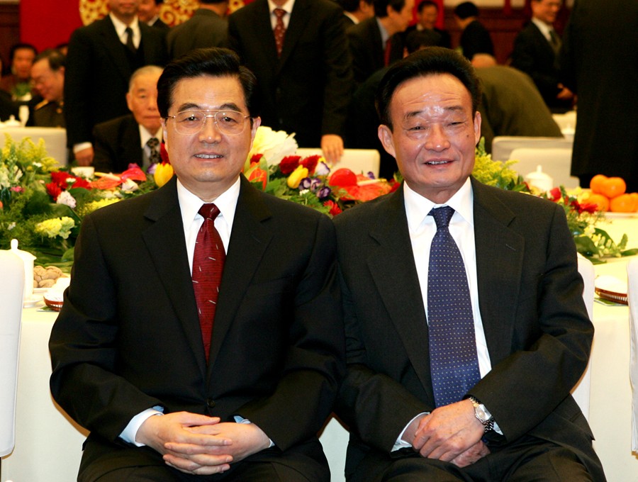 吴邦国同志生平，小巷中的独特风味记忆