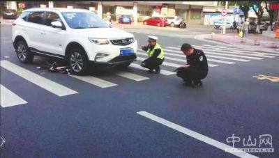 新澳2024年正版资料_女童被压车底路人98秒抬车救人,可靠执行计划策略_2DM57.87.69