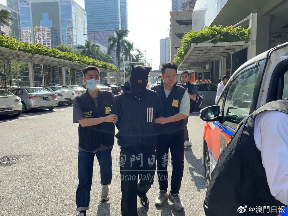 澳门一肖一码100准_女子打车只送包裹的哥报警保住6万,快速计划设计解析_终极版28.32.14