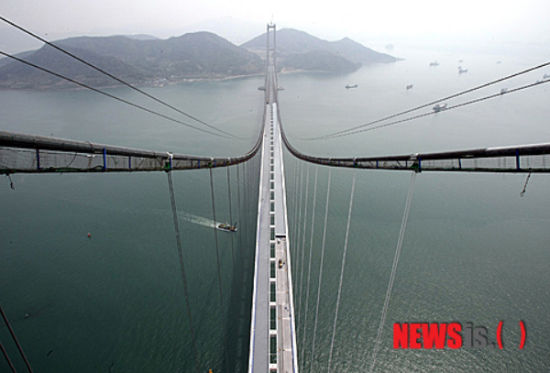 朝鲜静默之路，封锁下的公路铁路与自然美景的心灵之旅