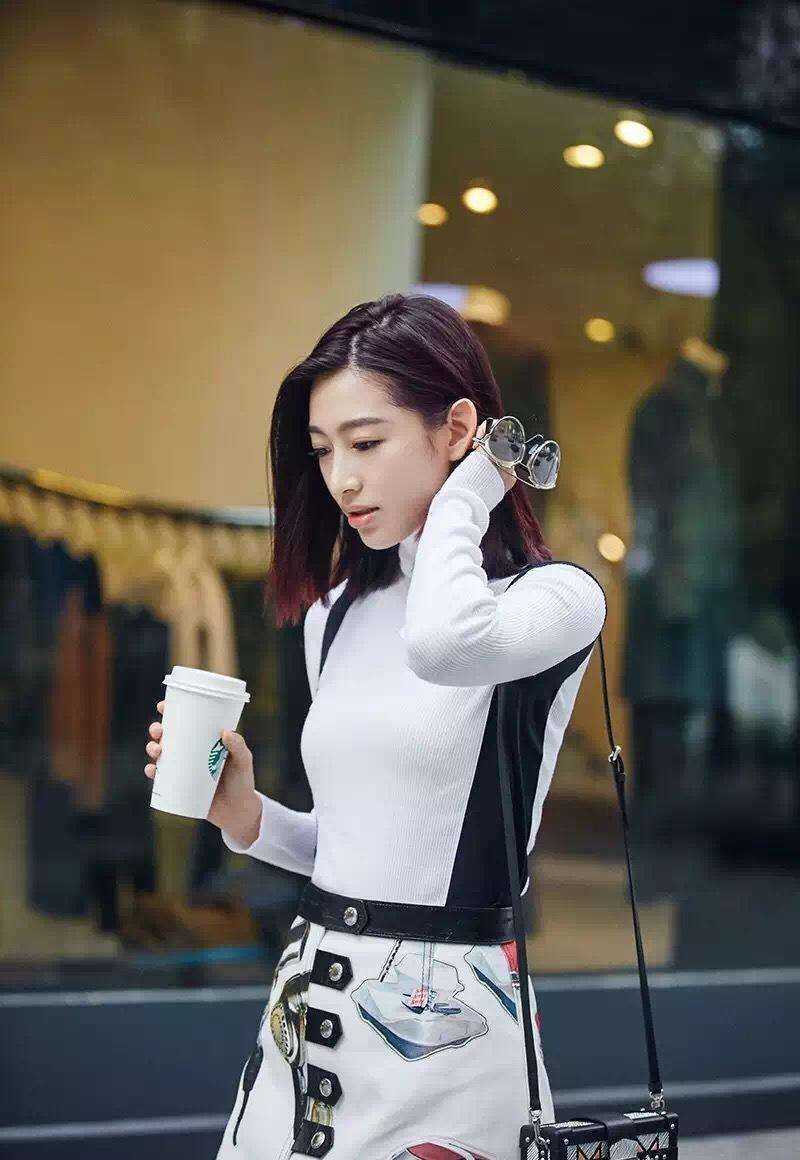 抖音温雅最新风采，小巷深处的独特风情