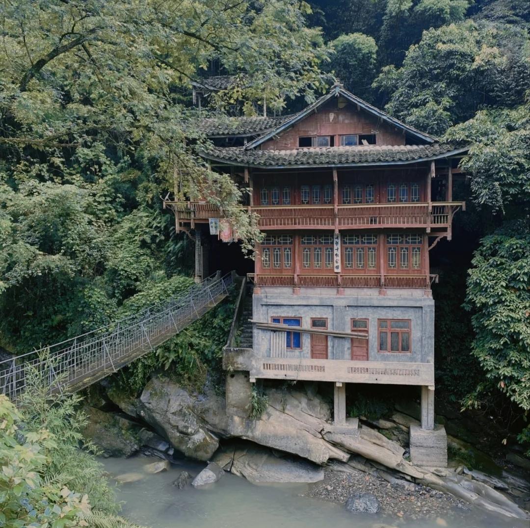 海口交通事故背后的故事与巷弄深处的美食奇遇