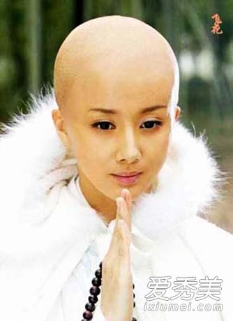 胡杏儿，拥抱自然，探寻内心宁静的旅程