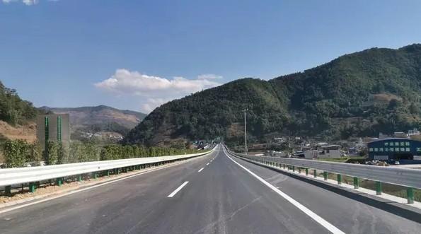 云凤高速公路最新动态，全面指南与任务完成步骤揭秘
