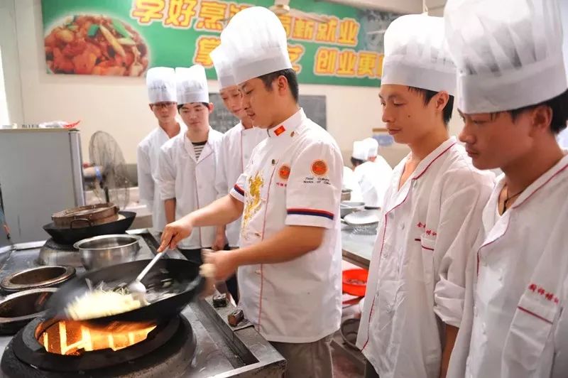 株洲市最新厨师招聘热点，行业现状与发展趋势深度解析